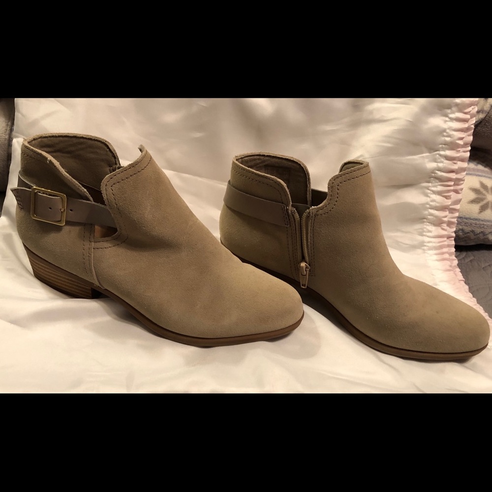 Can in pull suede Chukka ankle boots